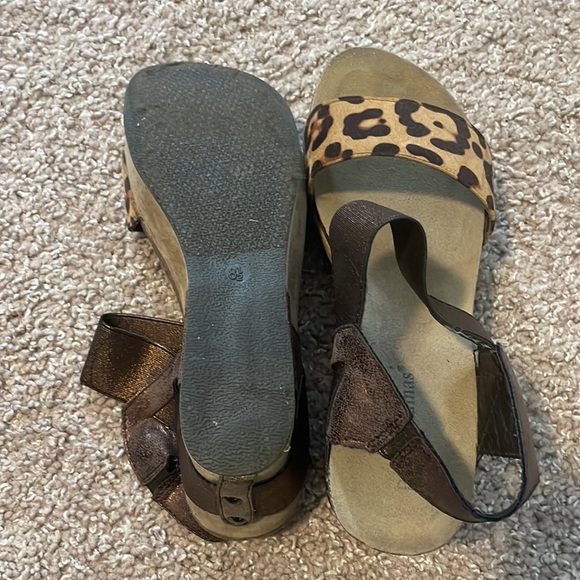 Pierre Dumas Wedges | Size 8.5 | OTBT Lookalikes - Picture 4 of 4